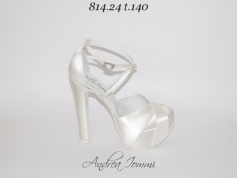scarpe da sposa in raso bianco